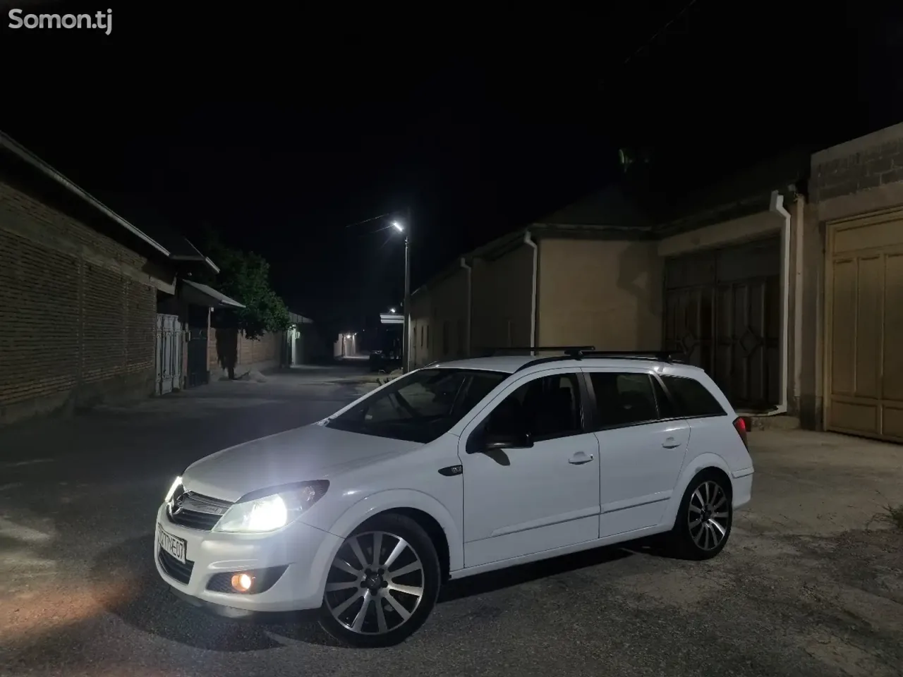 Opel Astra H 2009 · 1.9 MT