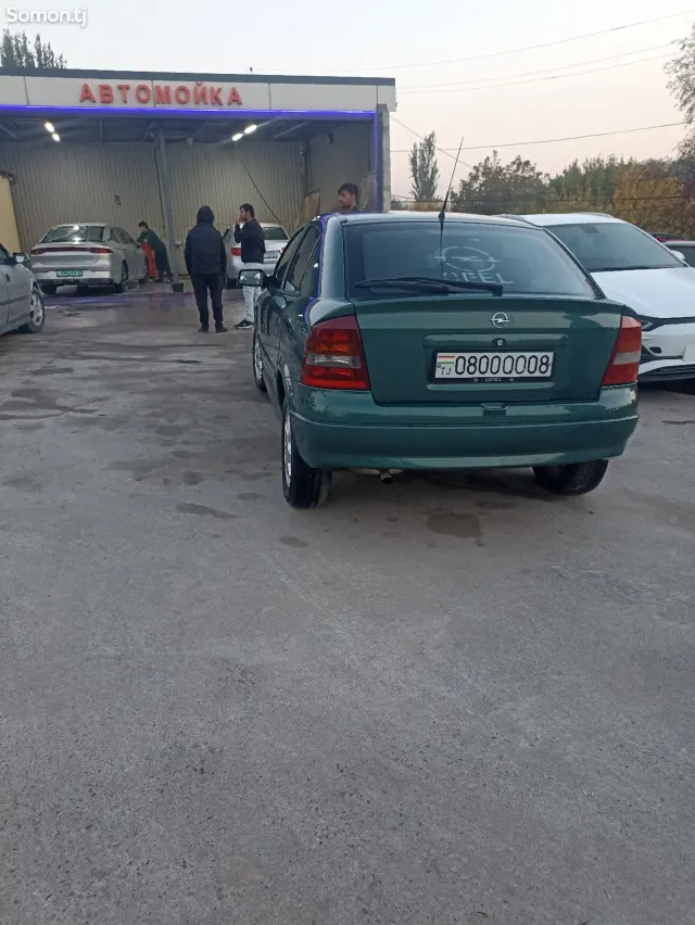 Opel Astra G 2001 · 1.6 MT