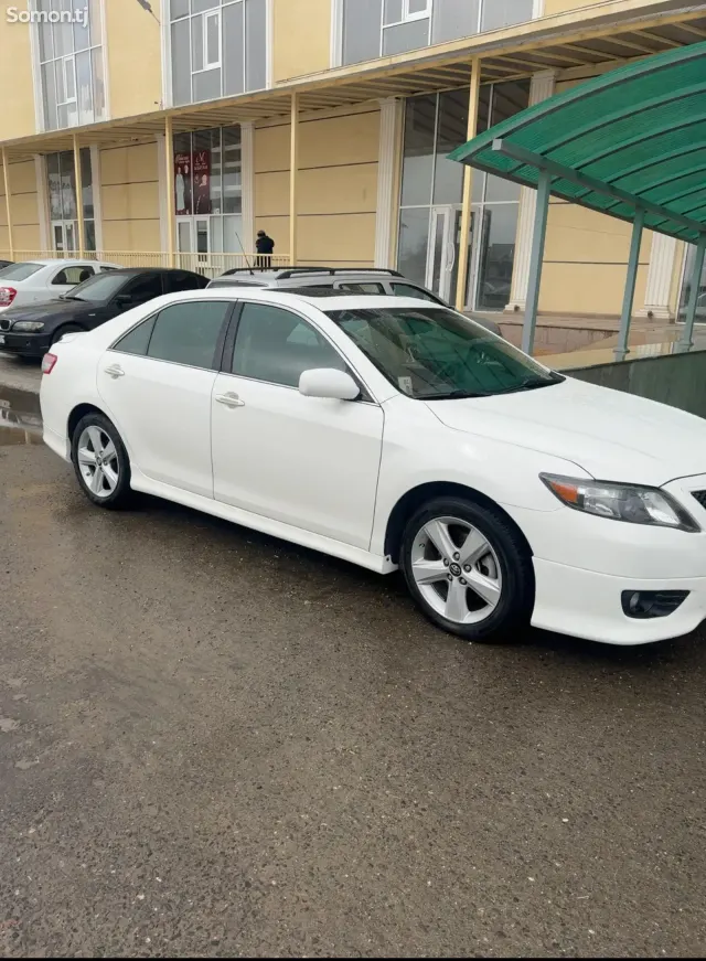 Toyota Camry 2011 · 3.5 AT