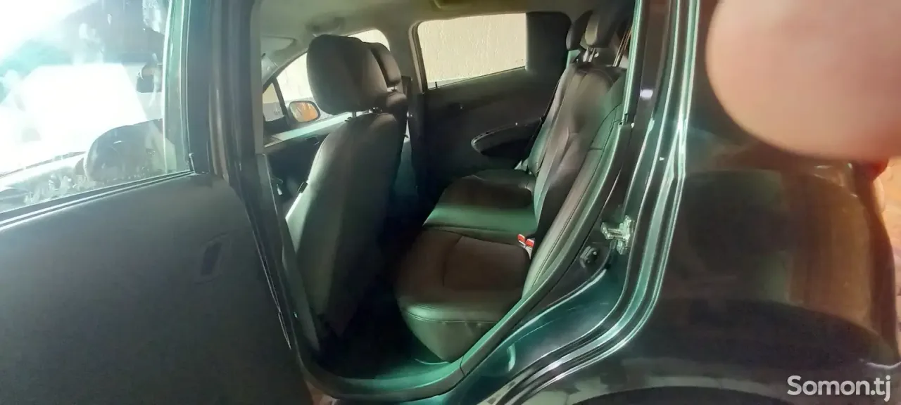 Chevrolet Spark 2015 · 1.6 AT