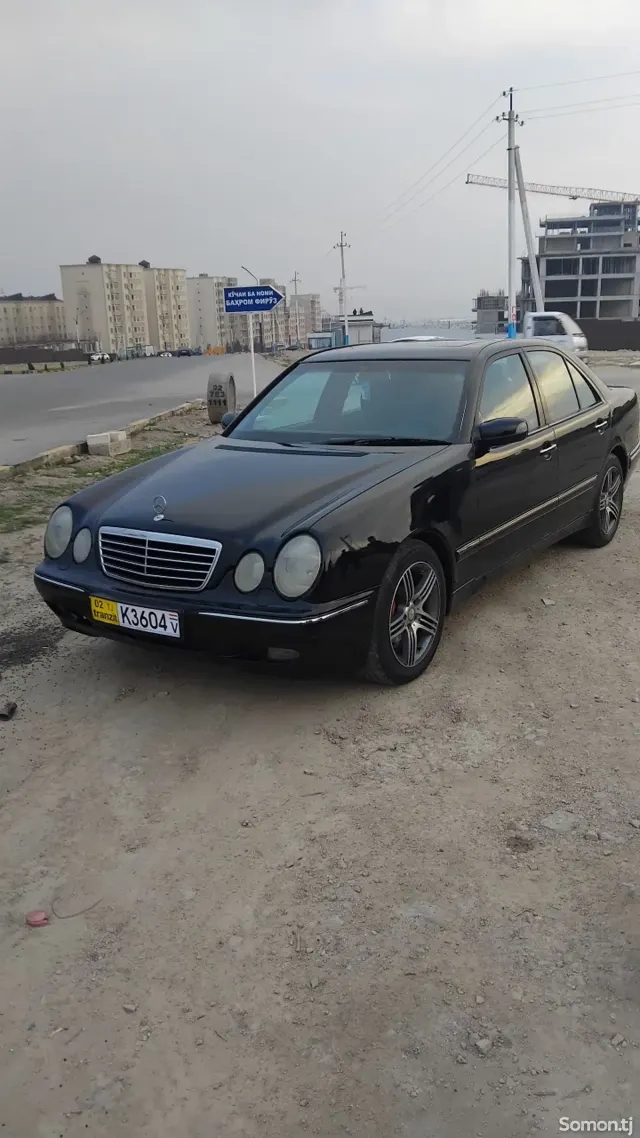 Mercedes-Benz E class 2001 · 3.2 AT