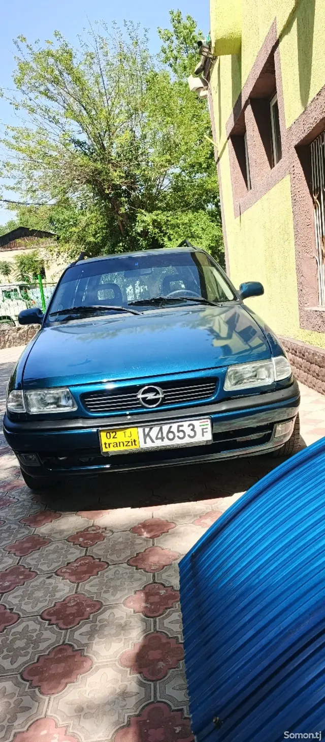 Opel Astra F 1996 · 1.6 MT
