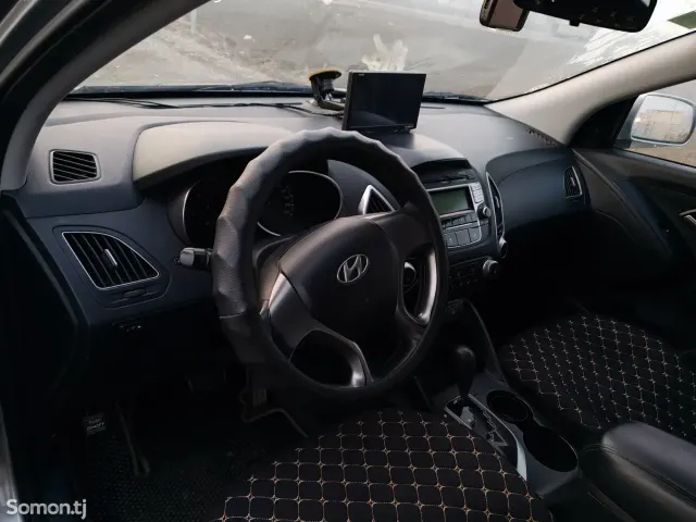Hyundai Tucson 2010 · 2.0 AT