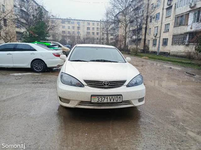 Toyota Camry 2005 · 2.4 MT