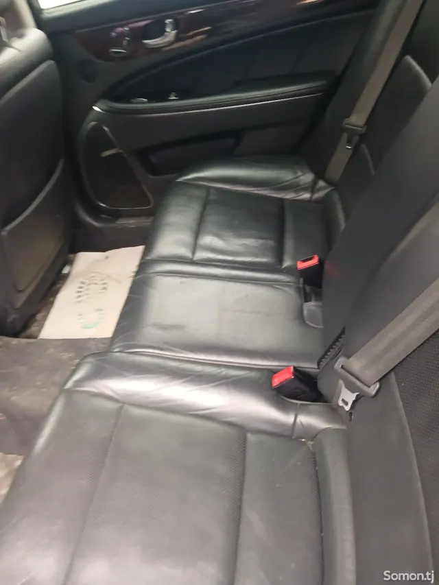 Hyundai Equus 2013 · 3.8 AT