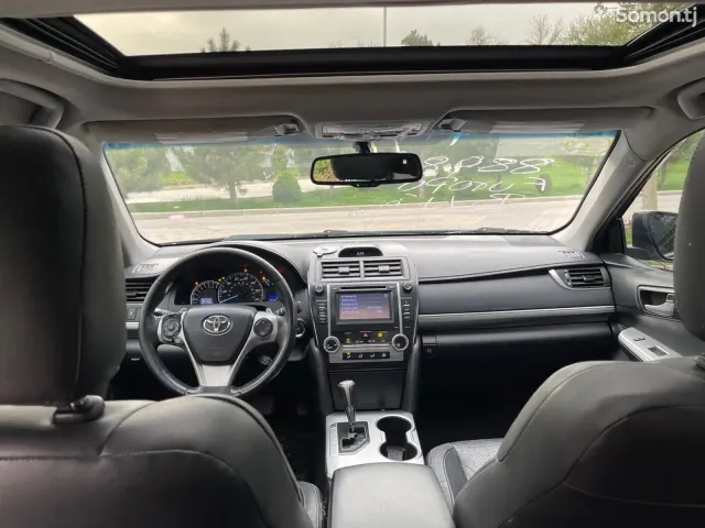 Toyota Camry 2014 · 2.5 AT