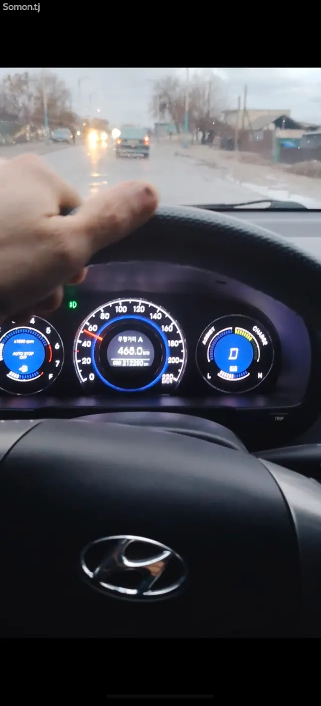 Hyundai Avante 2010 · 1.8 AT