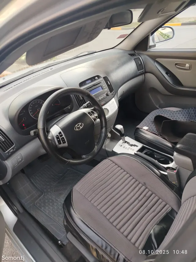 Hyundai Avante 2009 · 1.6 AT