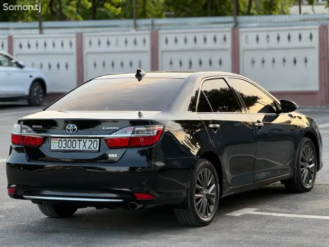 Toyota Camry 2017 · 2.5 AT