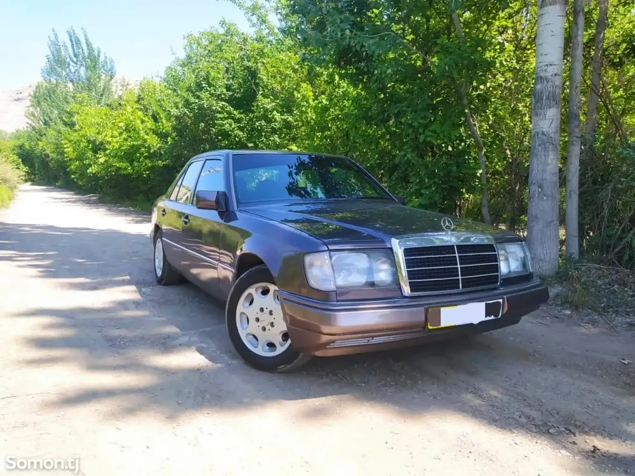 Mercedes-Benz W124 1992 · 2.0 MT
