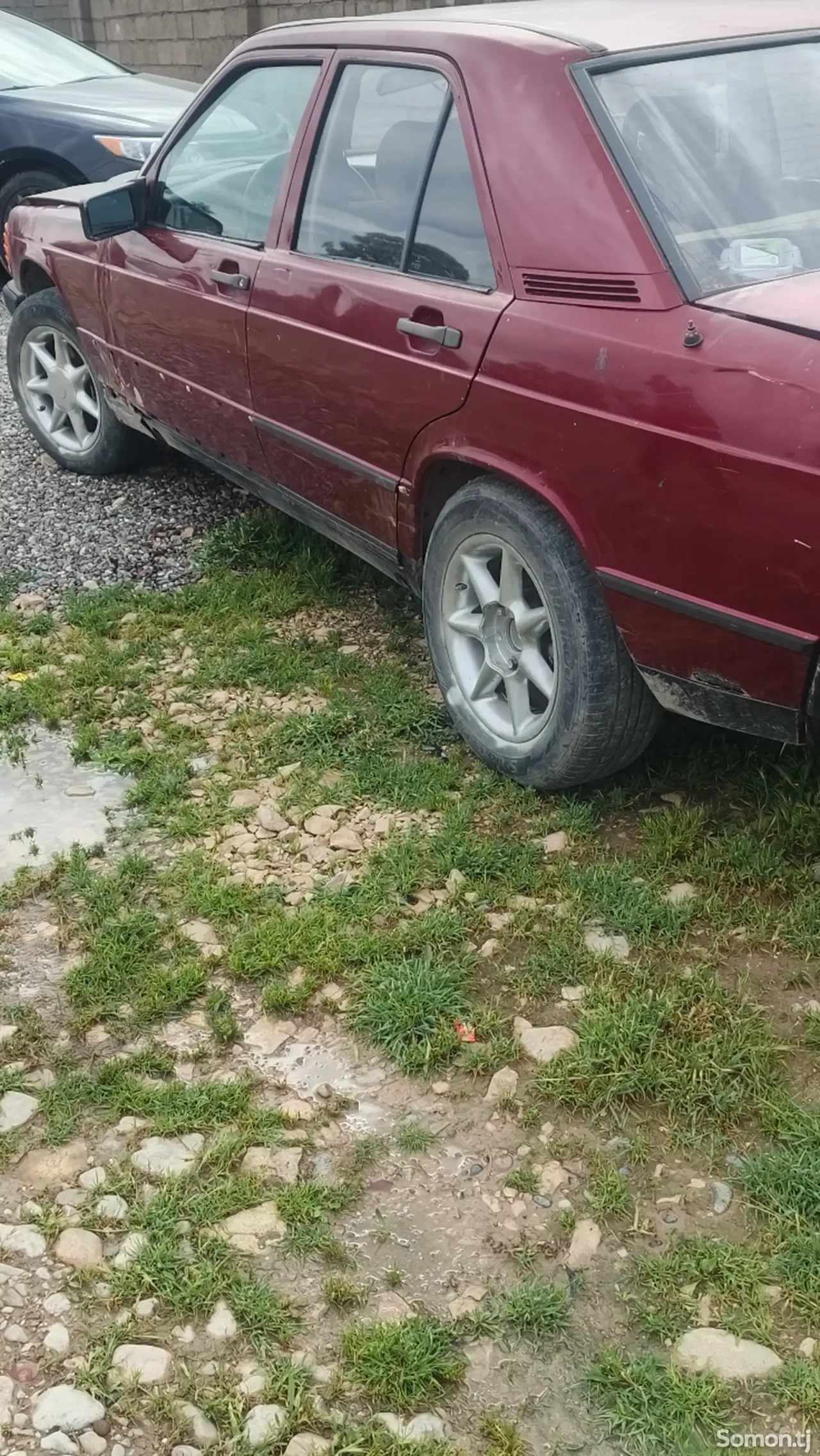 Mercedes-Benz C class 1986 · 2.0 MT