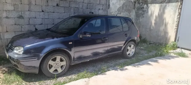 Volkswagen Golf 1998 · 1.4 MT