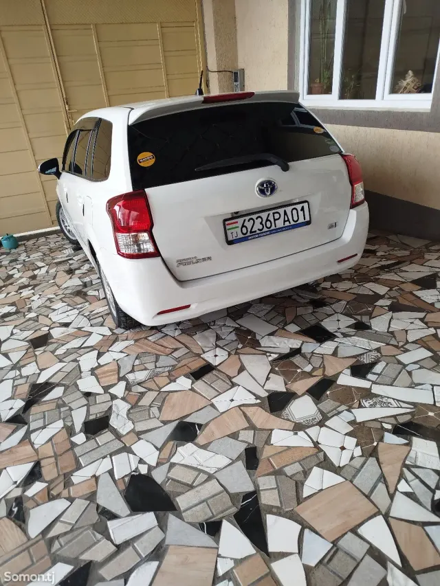 Toyota Corolla 2015 · 1.5 AT