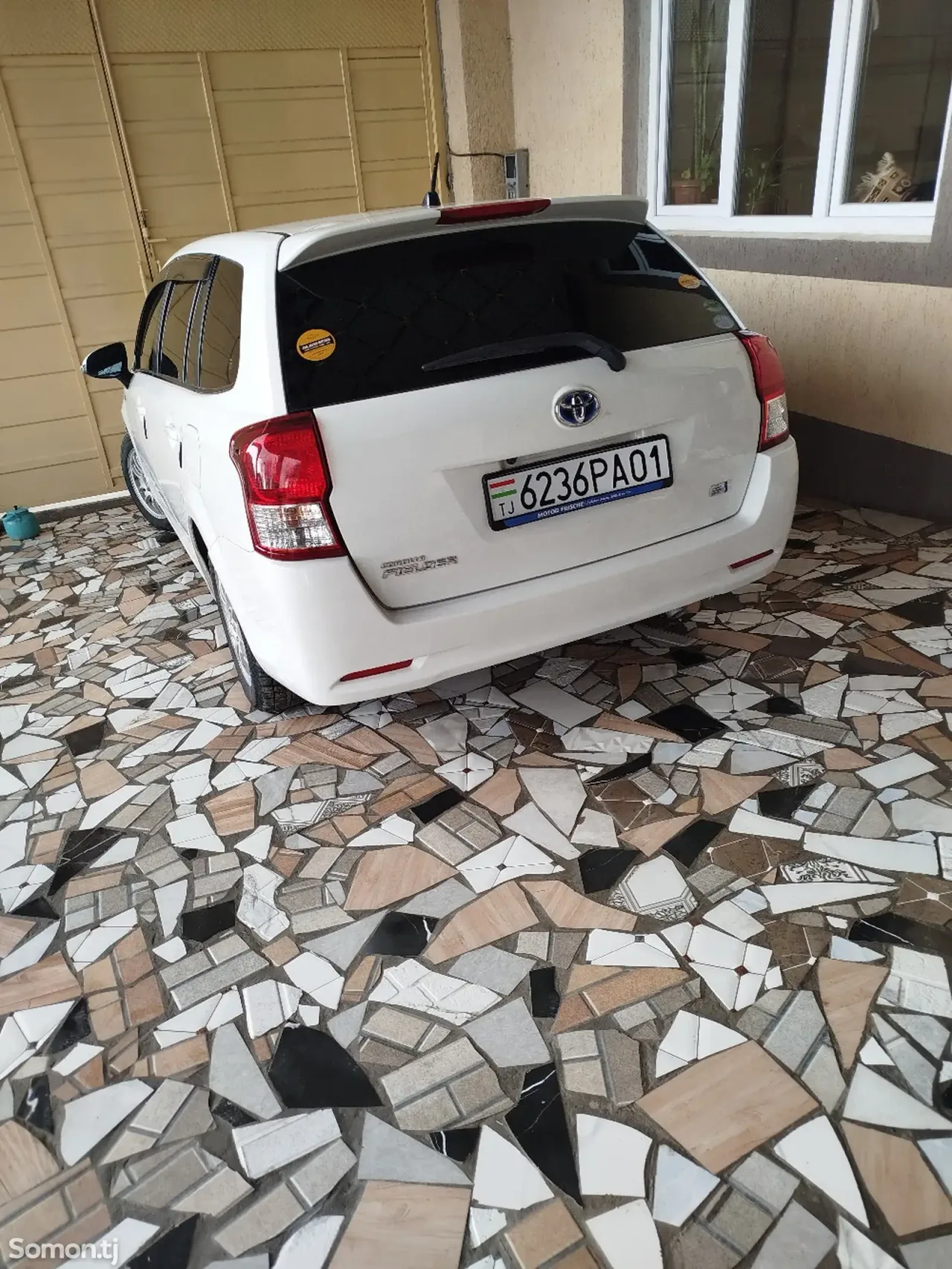 Toyota Corolla 2015 · 1.5 AT
