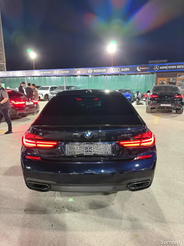 BMW 7 series 2018 · 4.4 AT