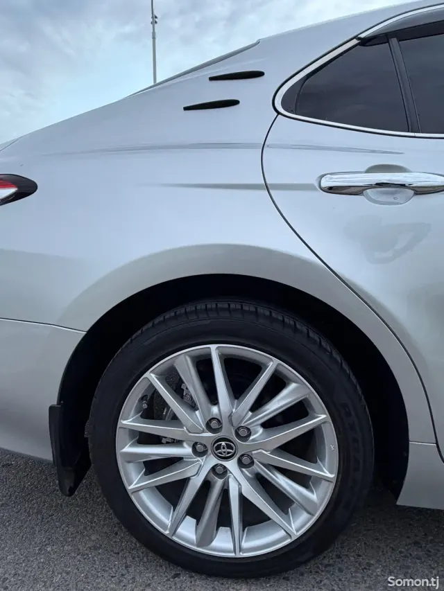 Toyota Camry 2018 · 2.5 AT