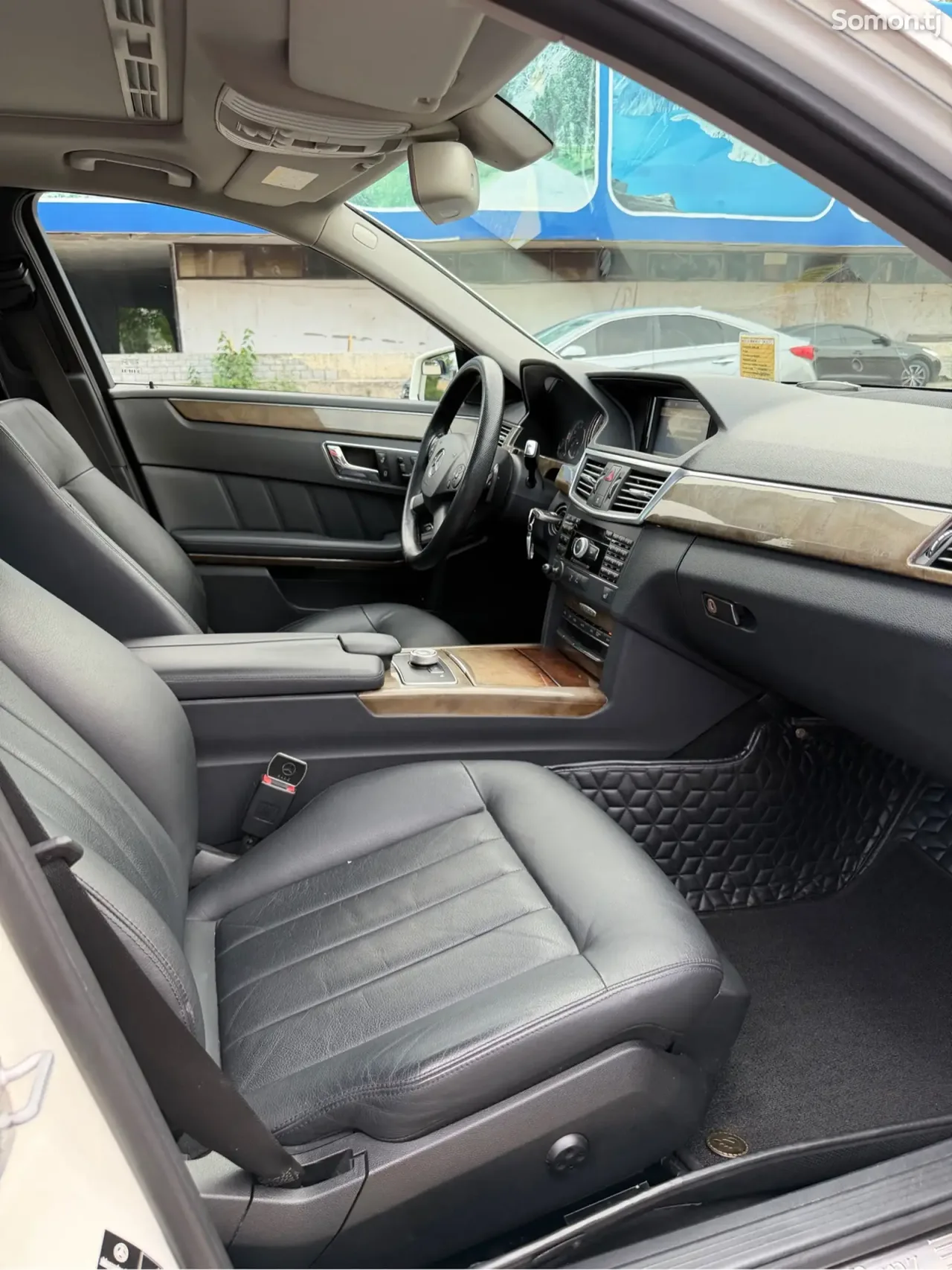 Mercedes-Benz E class 2011 · 3.0 AT