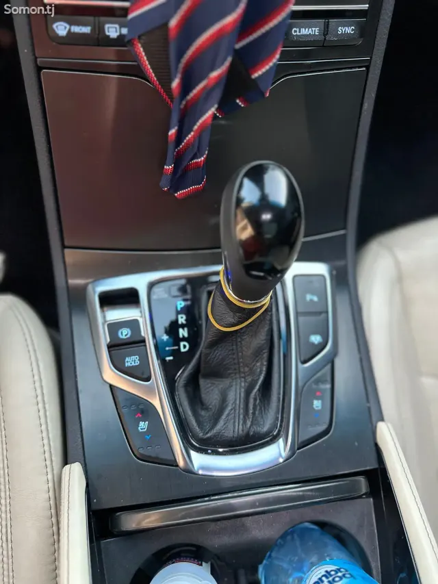 Hyundai Grandeur 2015 · 2.4 AT