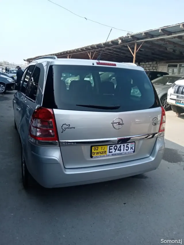 Opel Zafira 2011 · 1.8 MT