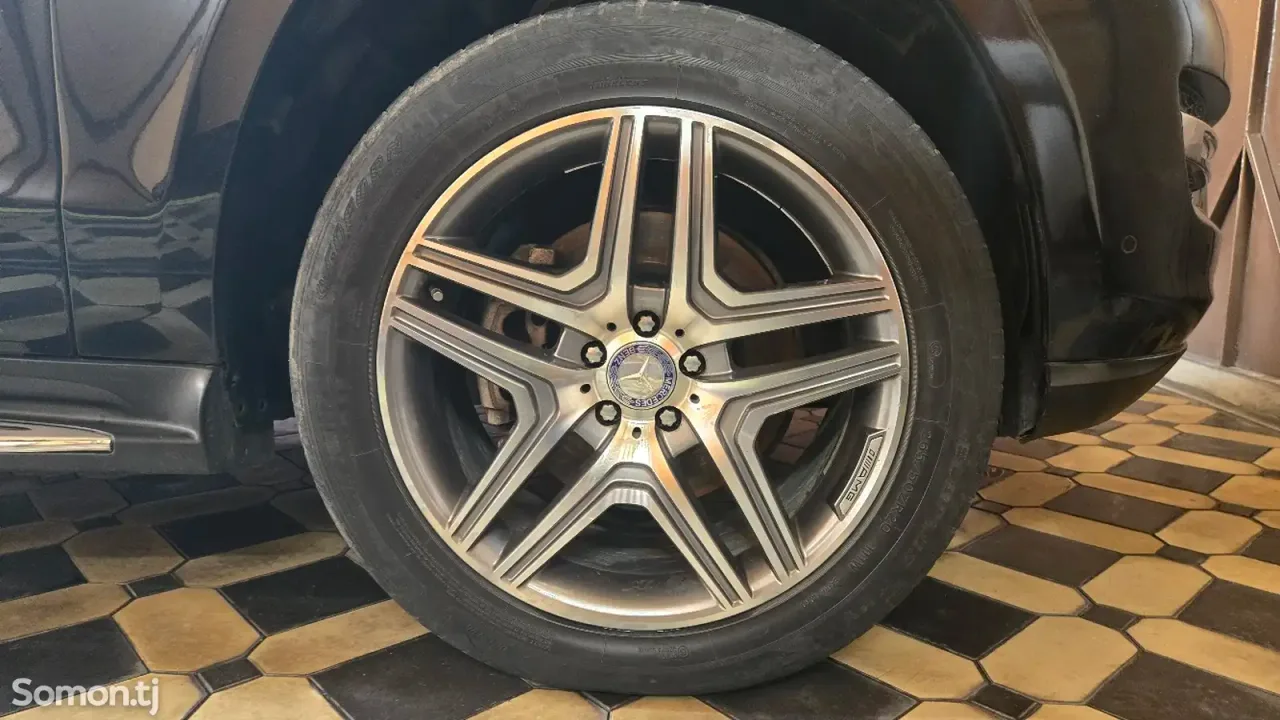 Mercedes-Benz GL class 2013 · 3.5 CVT