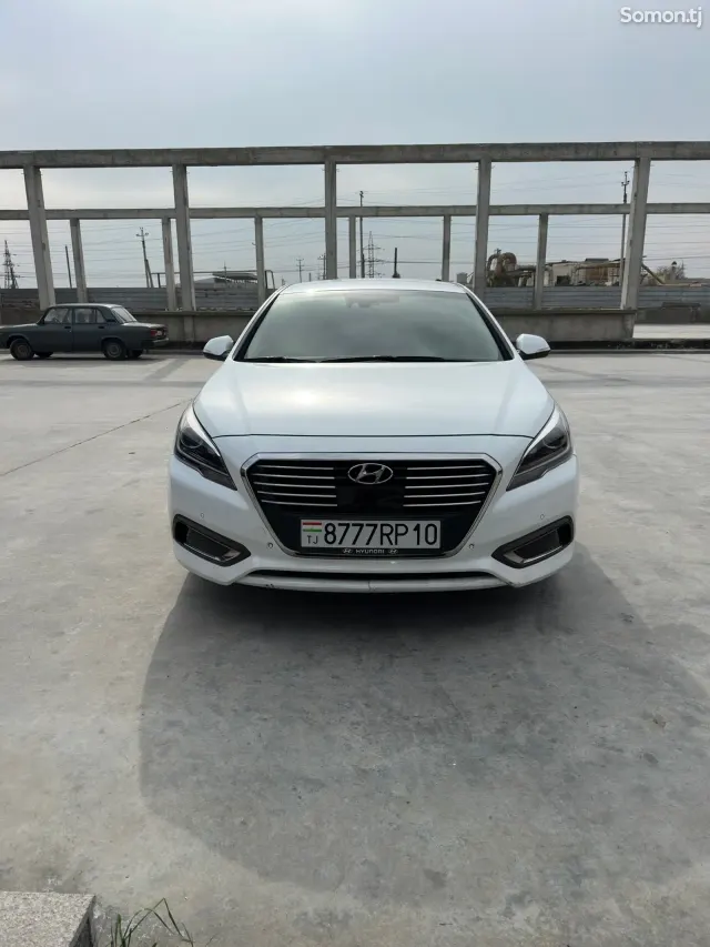 Hyundai Sonata 2015 · 2.0 AT
