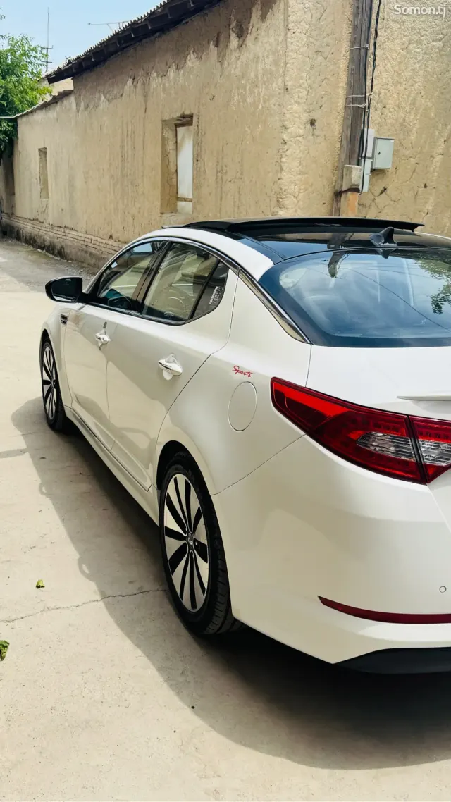 Kia K5 2011 · 2.0 AT