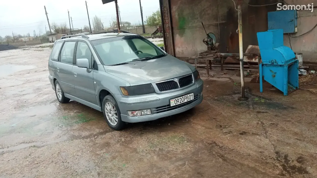 Mitsubishi Space Wagon 2003 · 2.4 AT
