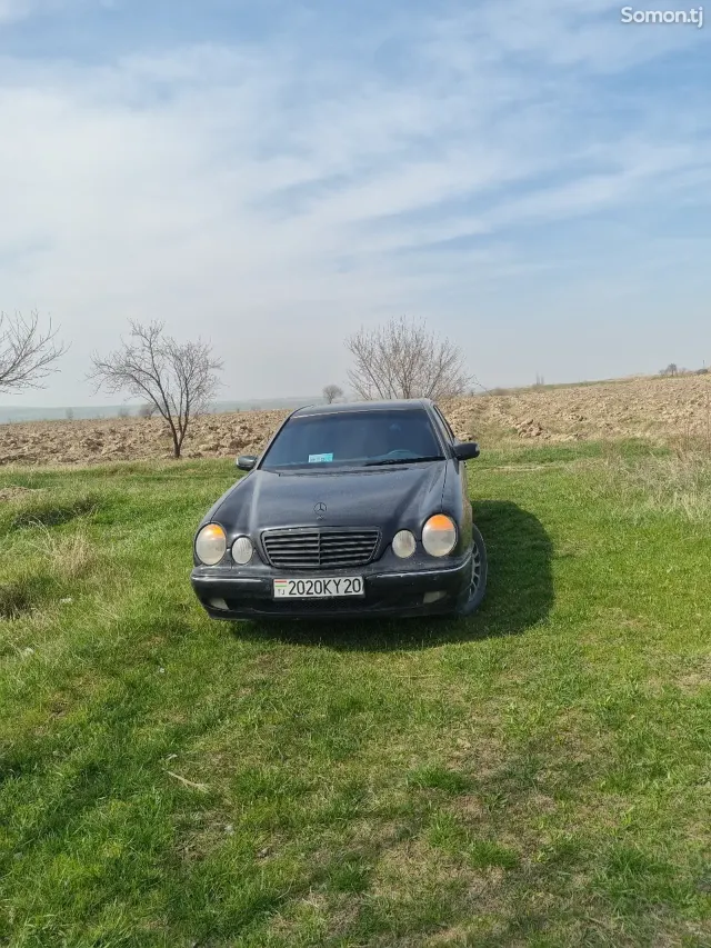 Mercedes-Benz E class 2002 · 3.2 AT