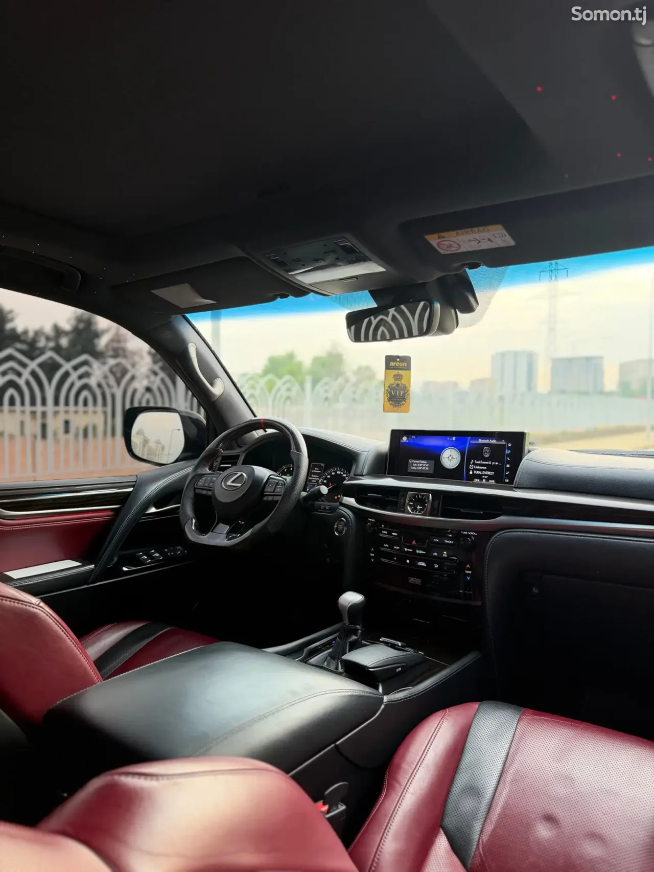 Lexus LX series 2017 · 5.7 AT