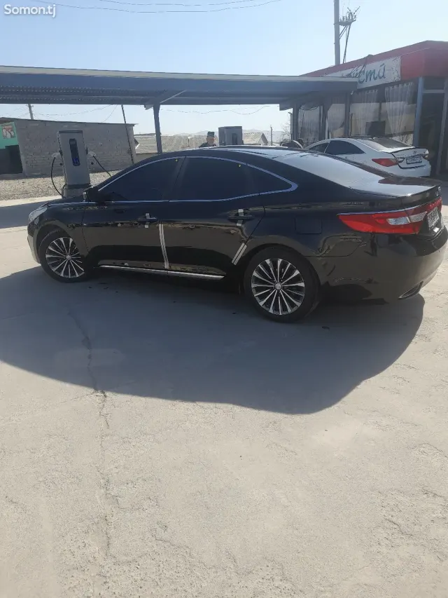 Hyundai Grandeur 2014 · 2.4 AT