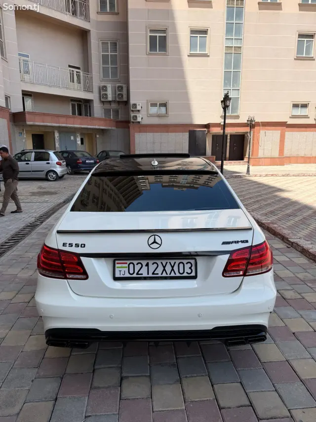 Mercedes-Benz E class 2011 · 3.5 AT