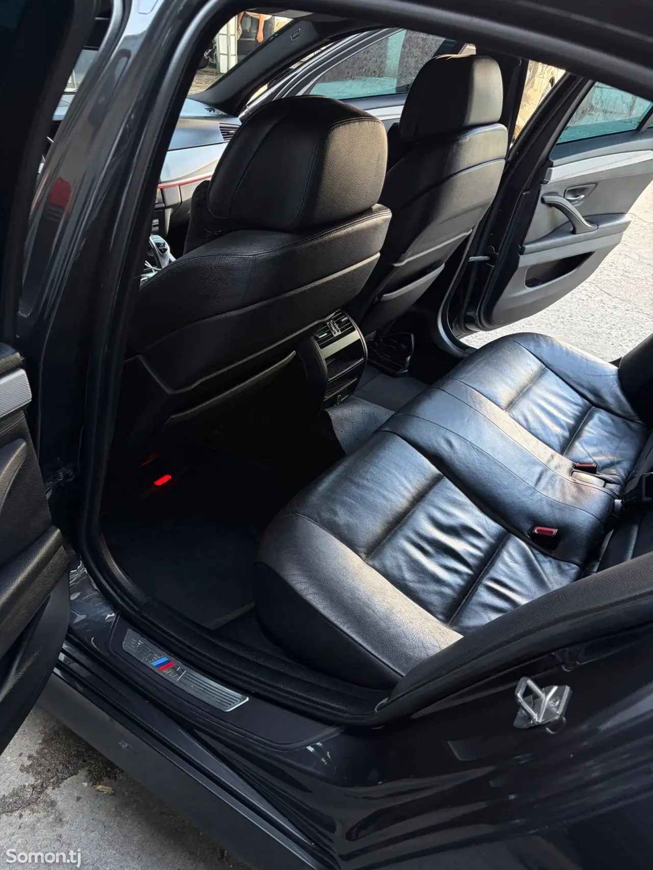 BMW 5 series 2013 · 3.0 AT