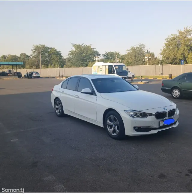 BMW 3 series 2015 · 2.0 AT