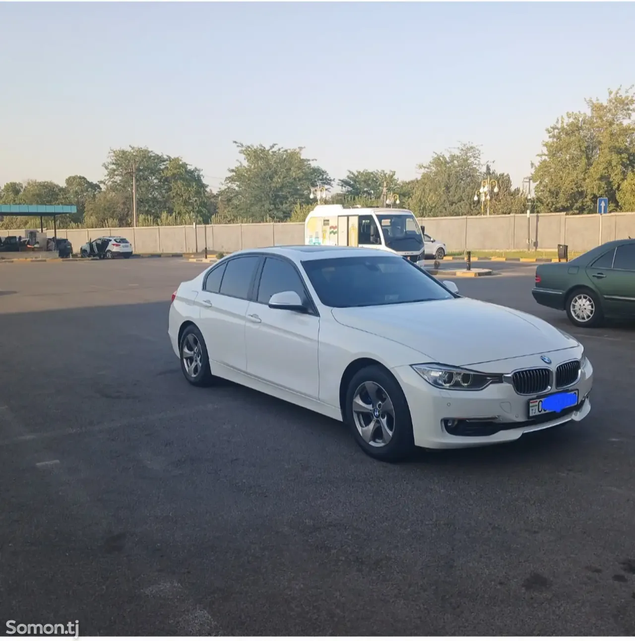 BMW 3 series 2015 · 2.0 AT