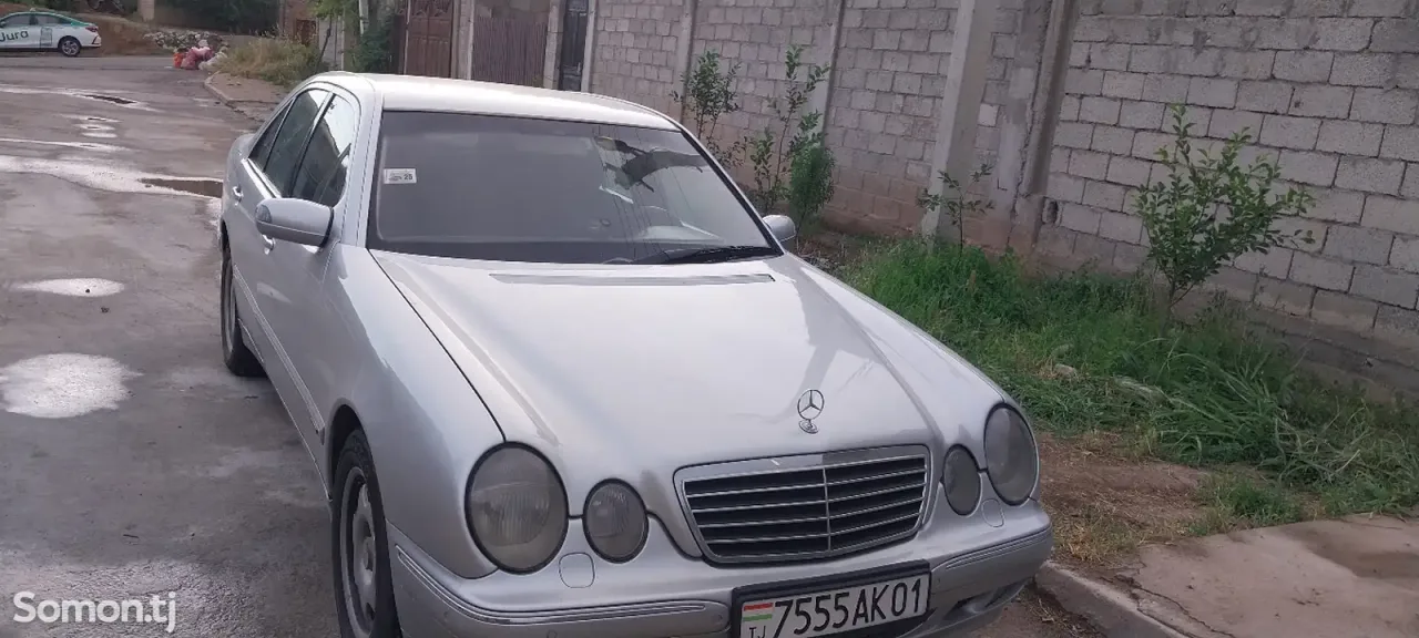 Mercedes-Benz E class 2001 · 3.2 AT