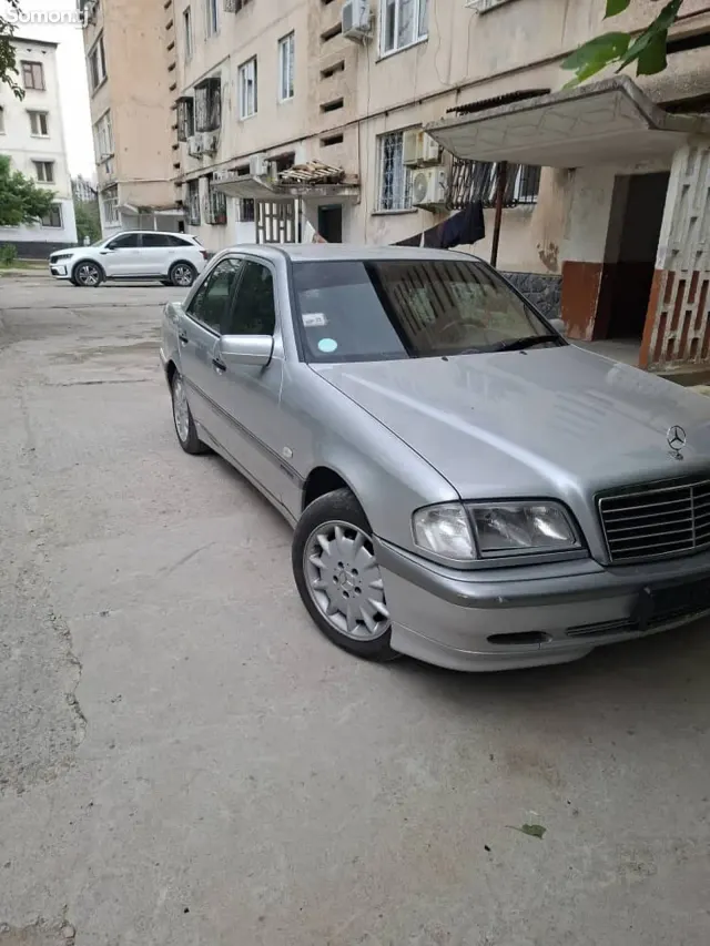 Mercedes-Benz C class 2000 · 1.8 AT