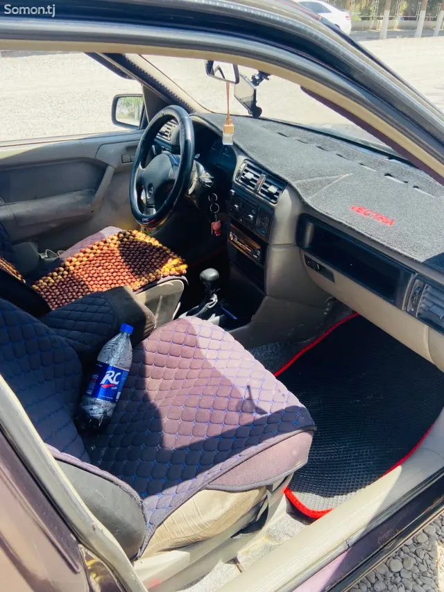 Opel Vectra B 1991 · 1.6 MT