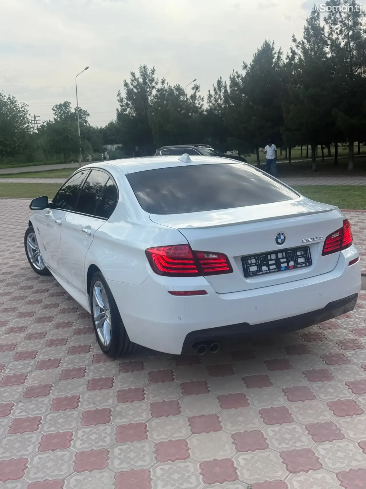 BMW 5 series 2016 · 2.0 AT