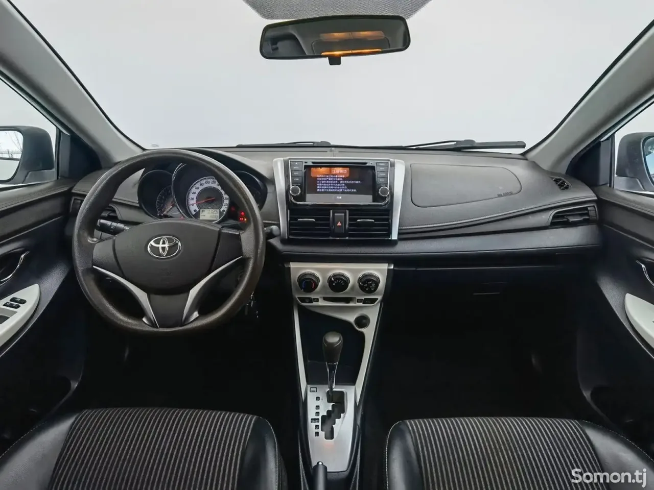 Toyota Yaris 2015 · 1.5 AT
