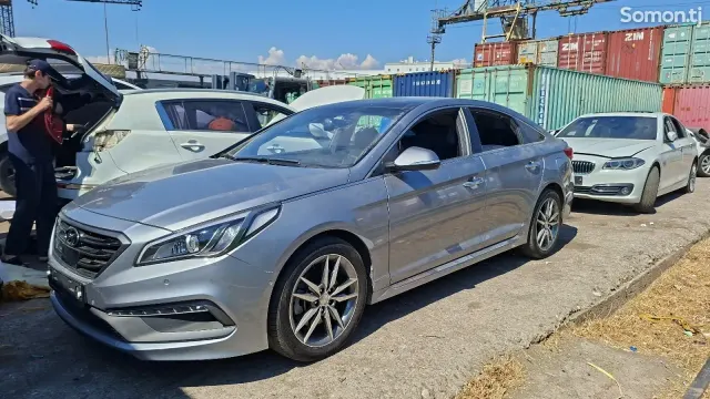 Hyundai Sonata 2015 · 2.0 AT