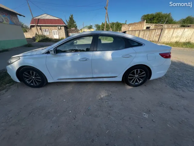 Hyundai Grandeur 2011 · 3.5 AT