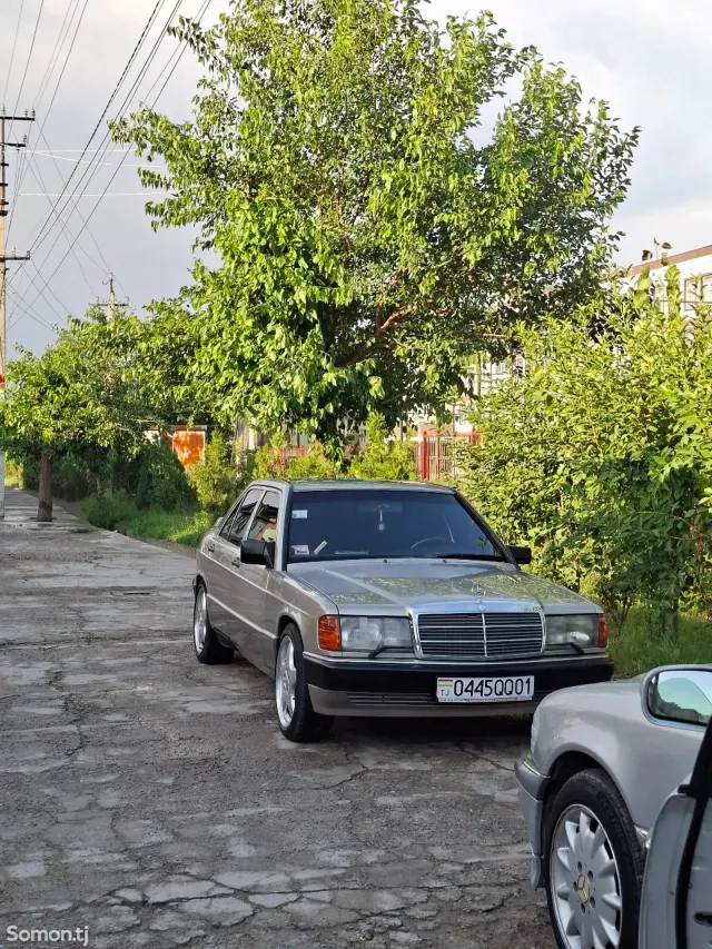Mercedes-Benz W201 1991 · 1.8 AT