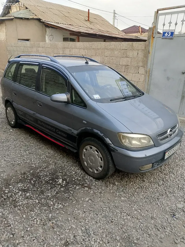 Opel Zafira 2003 · 1.8 MT