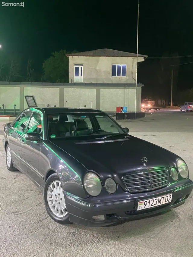 Mercedes-Benz E class 2000 · 2.4 AT