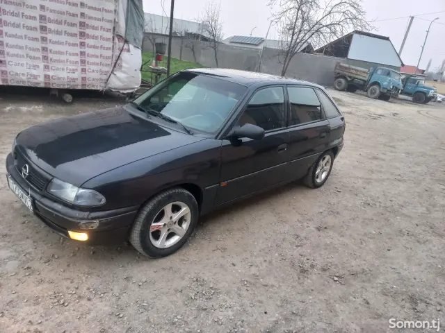 Opel Astra F 1997 · 1.6 MT