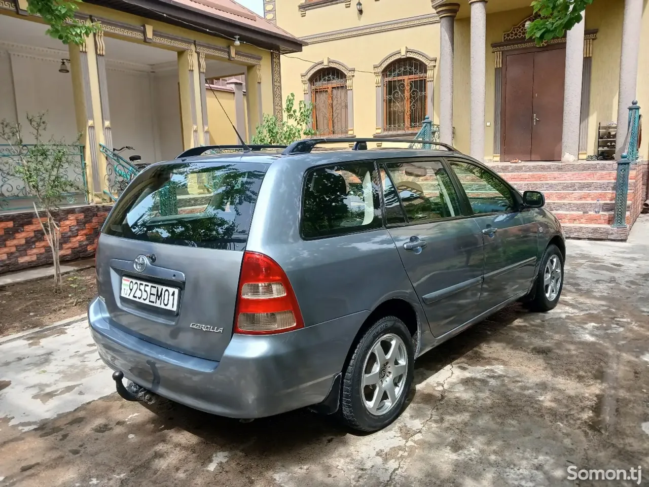 Toyota Corolla 2004 · 1.6 MT