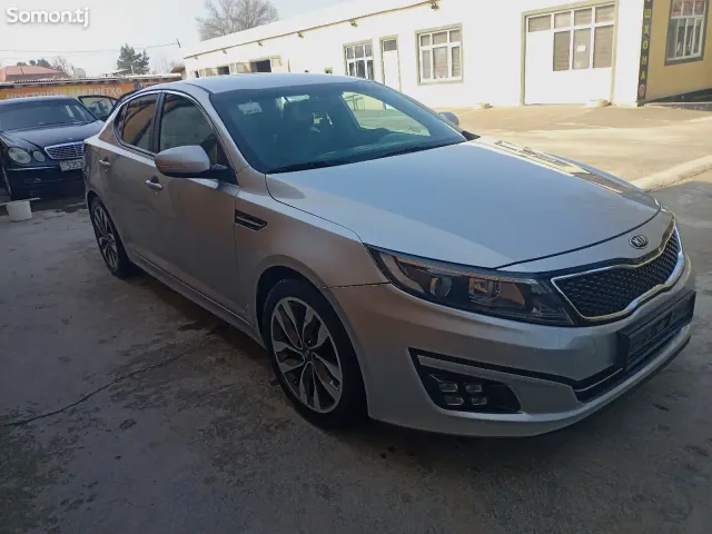 Kia K5 2015 · 2.0 AT