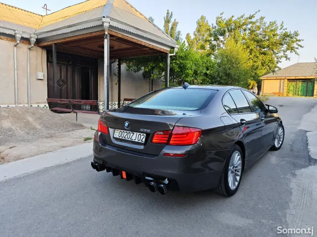 BMW 5 series 2011 · 3.0 AT