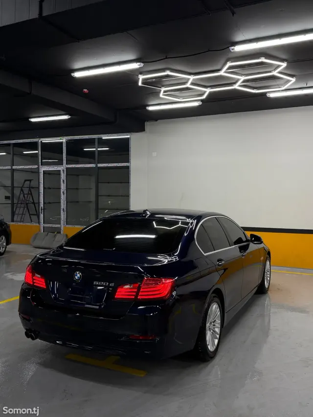 BMW 5 series 2014 · 2.0 AT