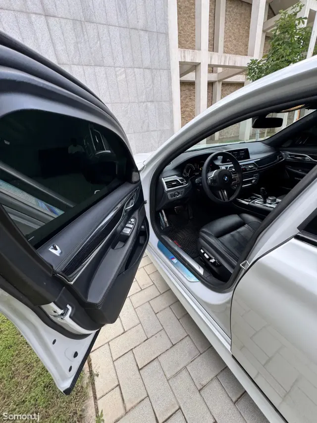 BMW 7 series 2019 · 3.0 AT